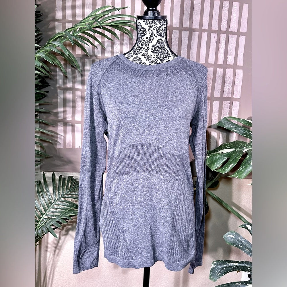 Athleta Heather Gray Long Sleeve Pullover Top